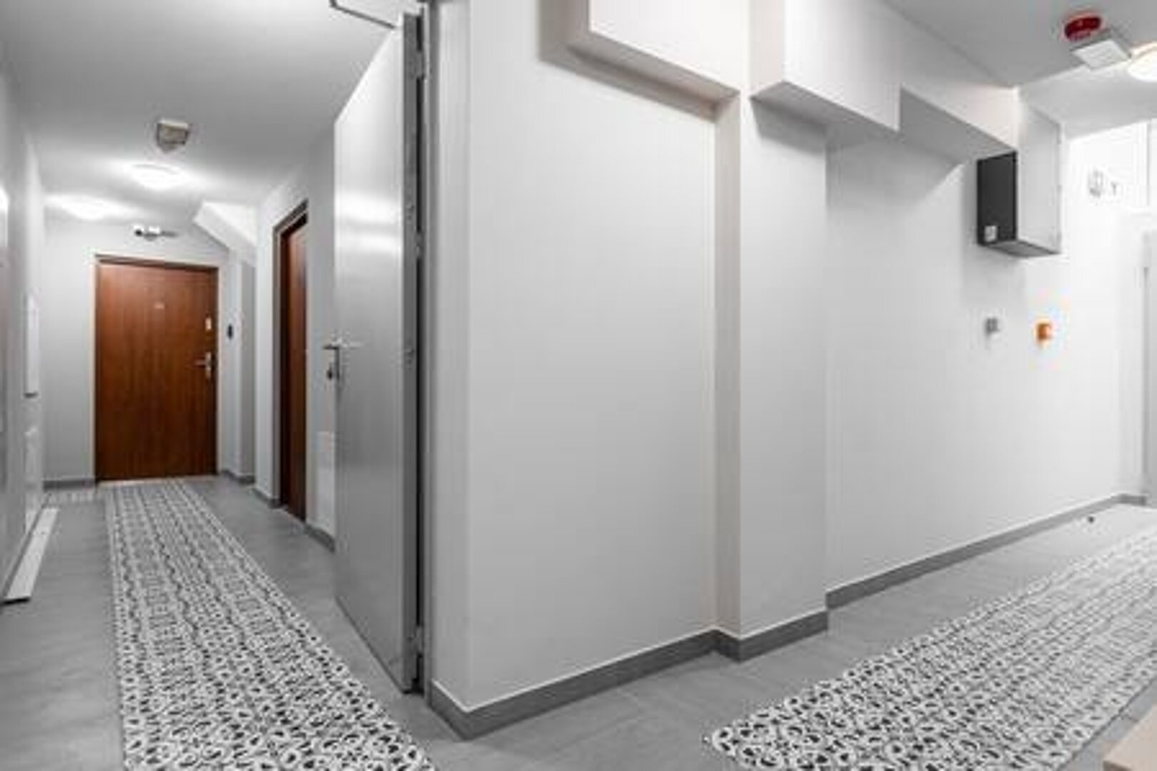 UPSTAIRS MANAGEMENT sp. z o.o. - 12