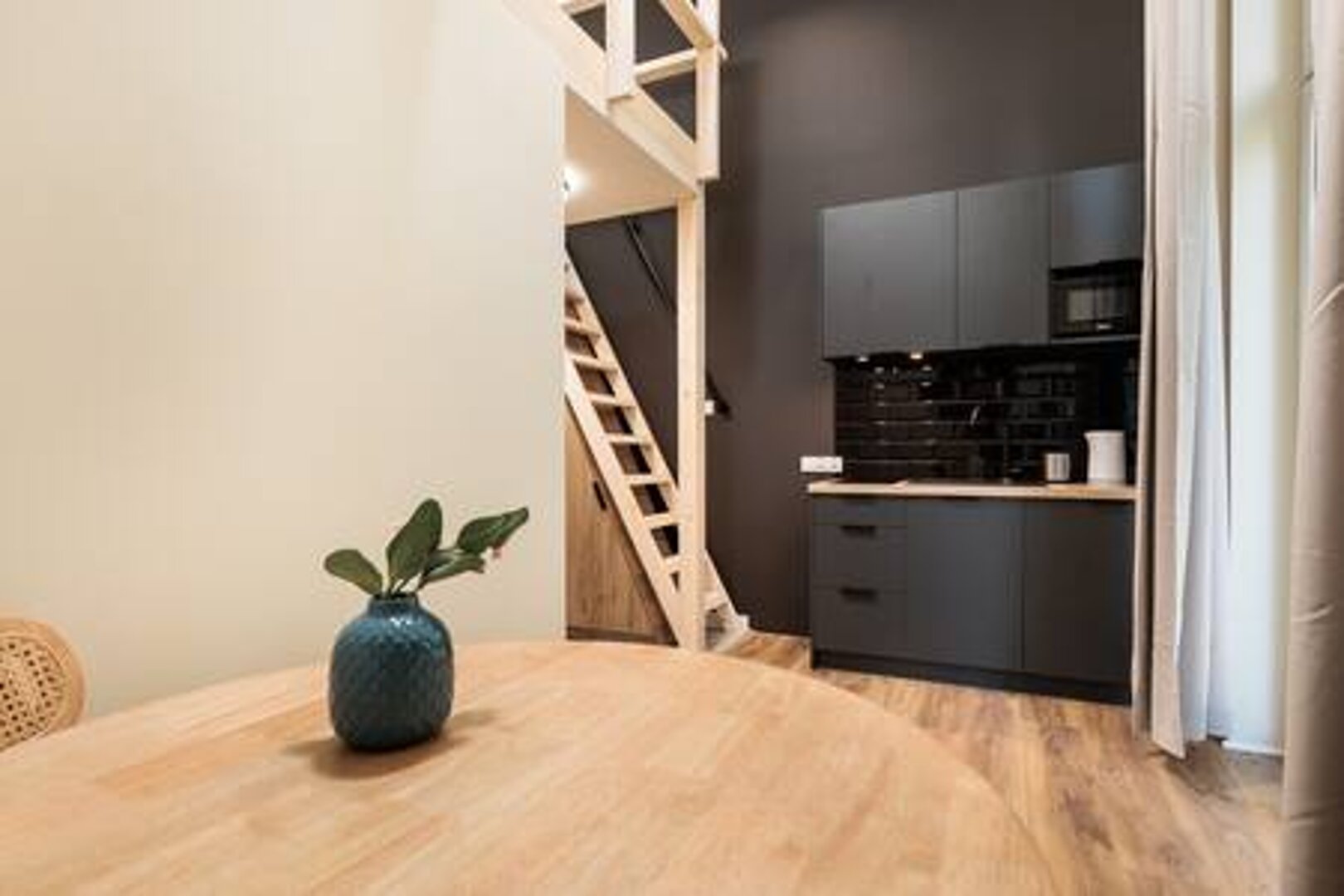UPSTAIRS MANAGEMENT sp. z o.o. - 7