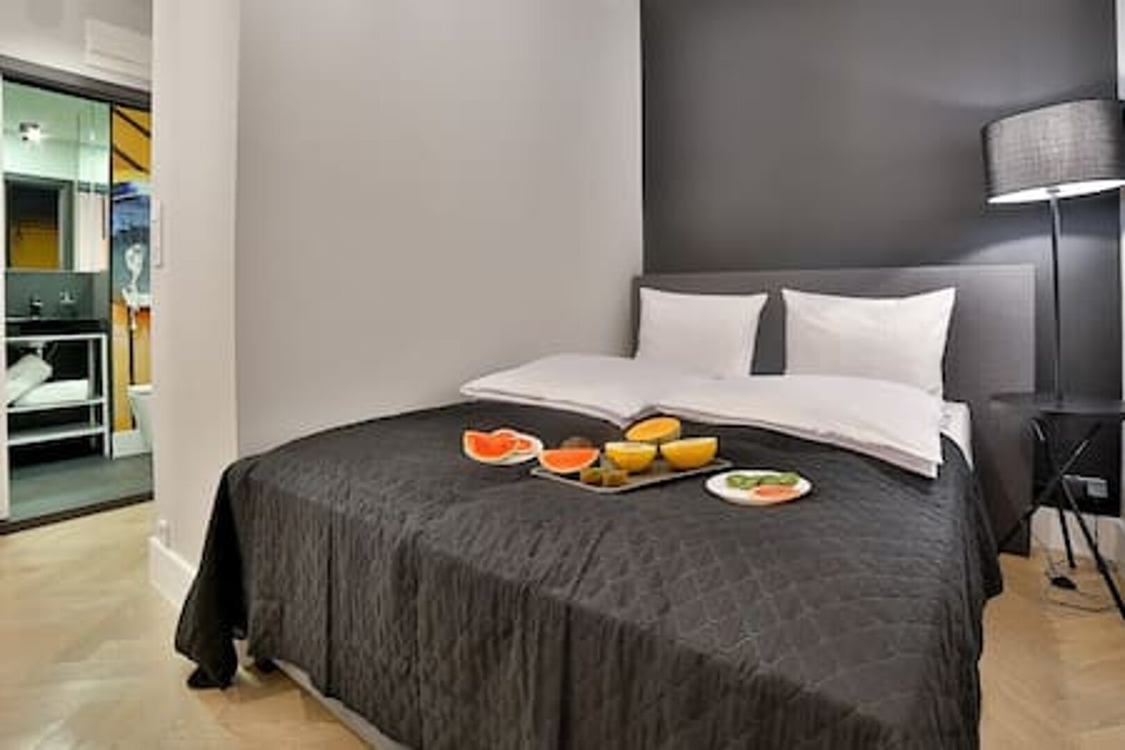 F. Saint Thomas Corner - Old Town Apartment