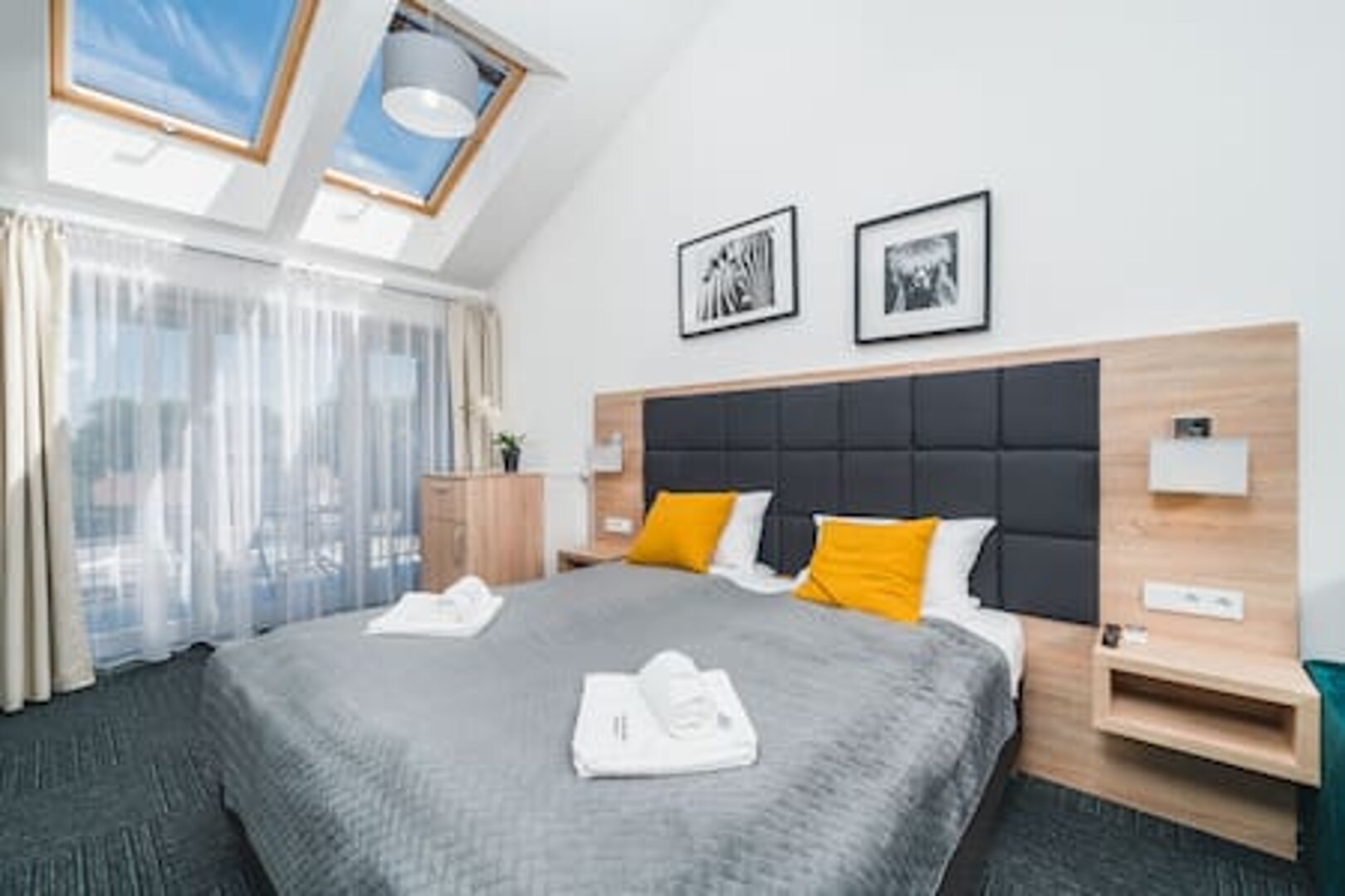 40. Aron Residence - Luxury Studio - Center