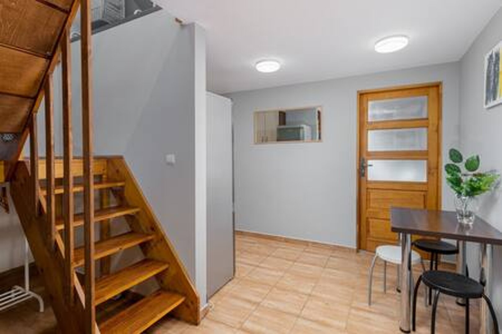 UPSTAIRS MANAGEMENT sp. z o.o. - 8