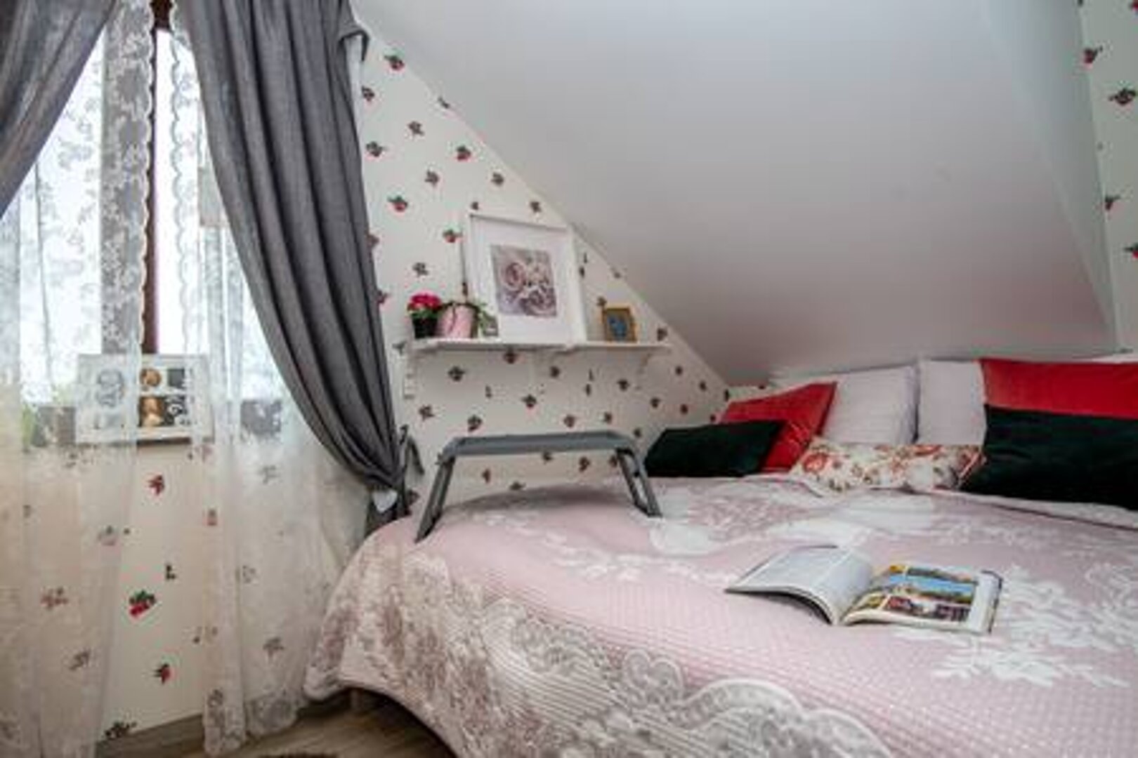 UPSTAIRS MANAGEMENT sp. z o.o. - 6